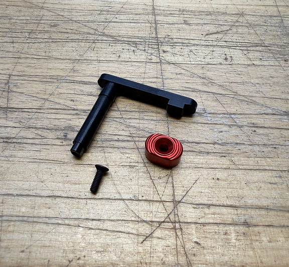 CNC záchyt zásobníku AR15 - C